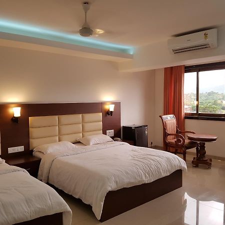 Bisu Hotel & Resorts Khed  Extérieur photo